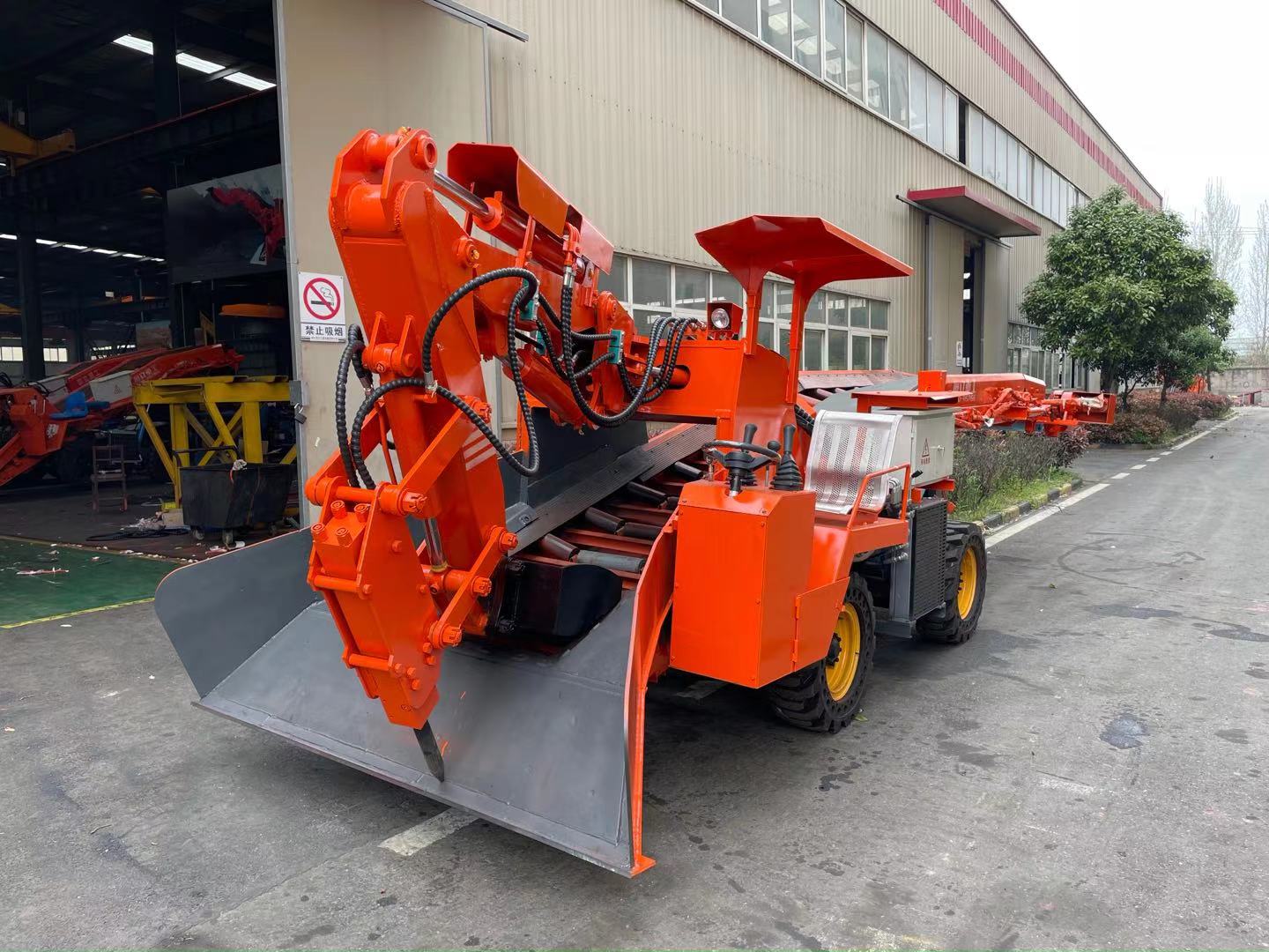 小型扒渣機斗齒，作為隧道扒渣機的易損配件該如何去維護